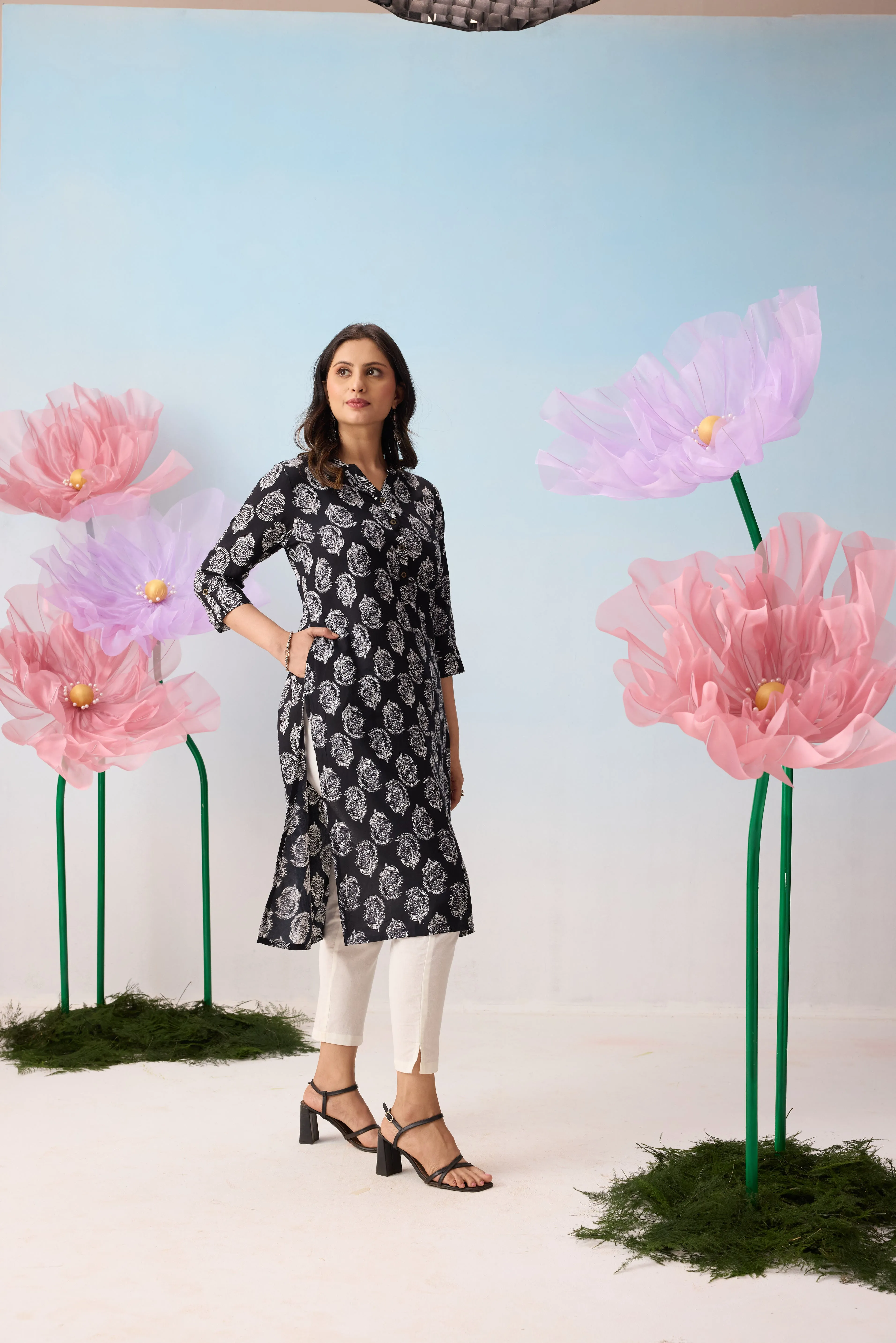 Black & White Floral Printed Kurta