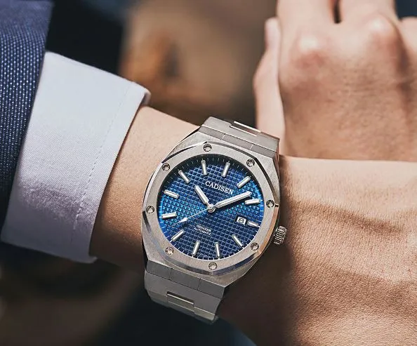 CAD™ Men's Stylish Stainless Steel Business Casual Watch